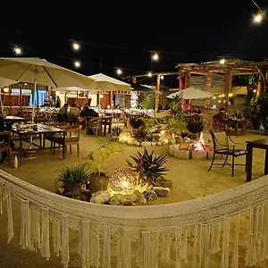  Albergue The - Food, Drinks And Transportation To The And Cenotes
